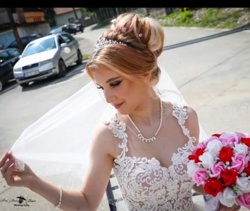 Vând Rochie de Mireasă.