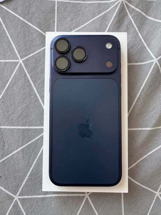 Apple iPhone 17 Pro Max 256GB – син – 100% батерия