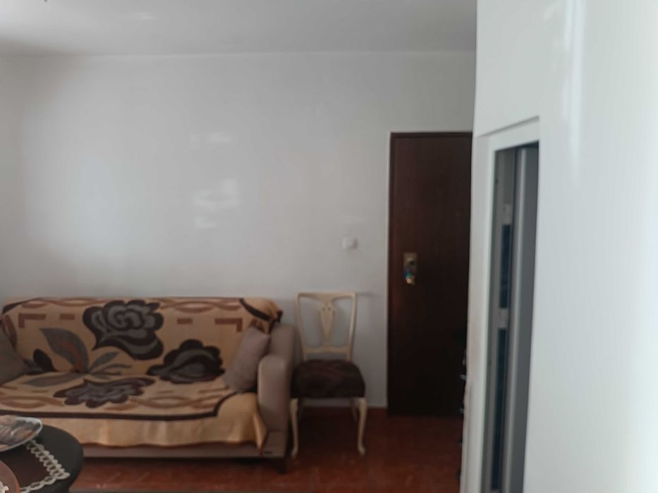 Vanzare apartament o camera