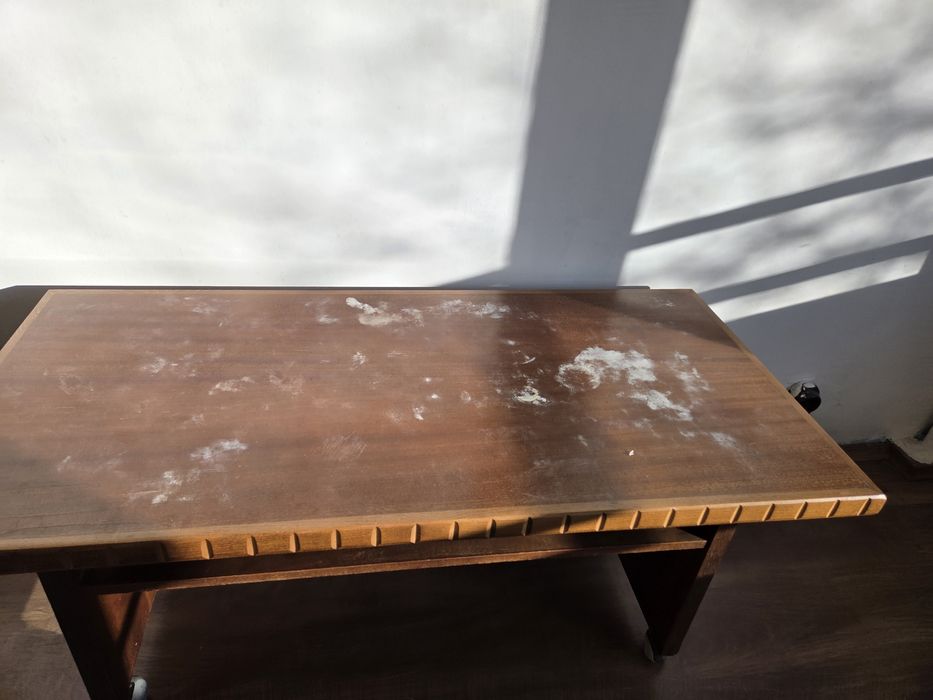 Холна маса на колела