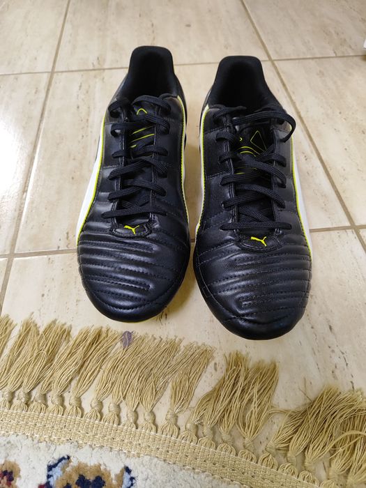 Ghete de fotbal Puma aproape nou nouțe