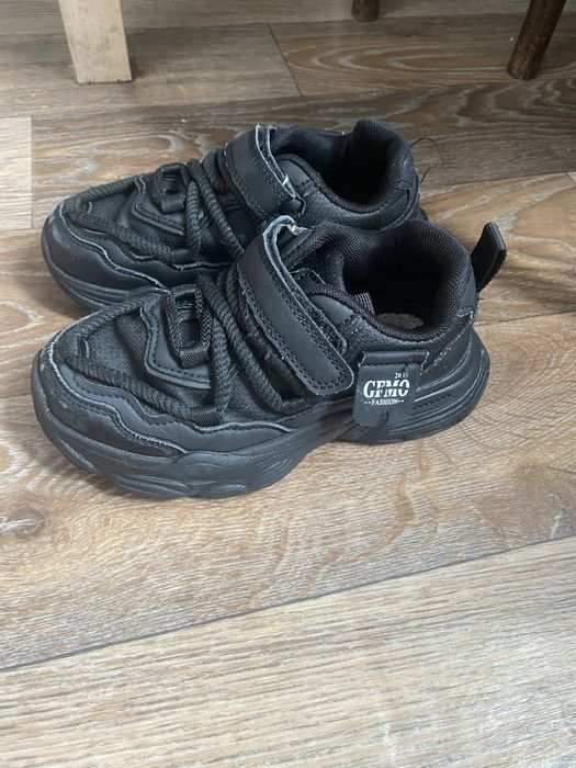 Продам,  кроссовки, сандали   для мальчика и девочки