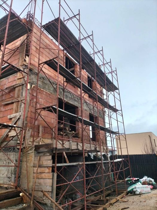 schela metalica și popi metalici de inchiriat