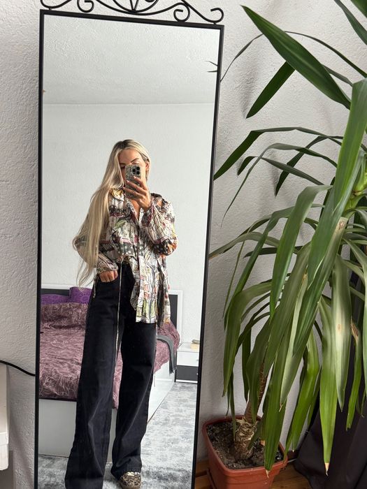 Риза на I.L.M.N.E. У дънки на Pull&Bear