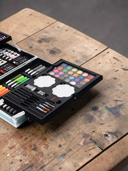 Bolalar uchun ajoyib 145 qismli buyoqlar chamadoni