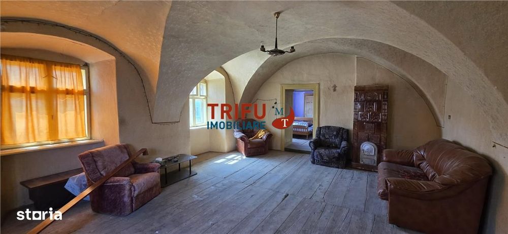 Casă autentică cu farmec transilvănean – o proprietate rară în Cricău