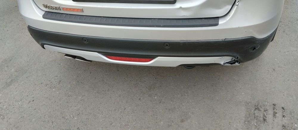 Задний бампер Веста SW Cross б/у.