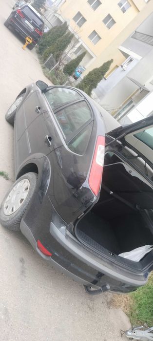 Ford focus 2006 benzina