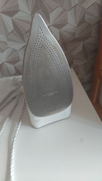 Продам утюг. Цена 3000