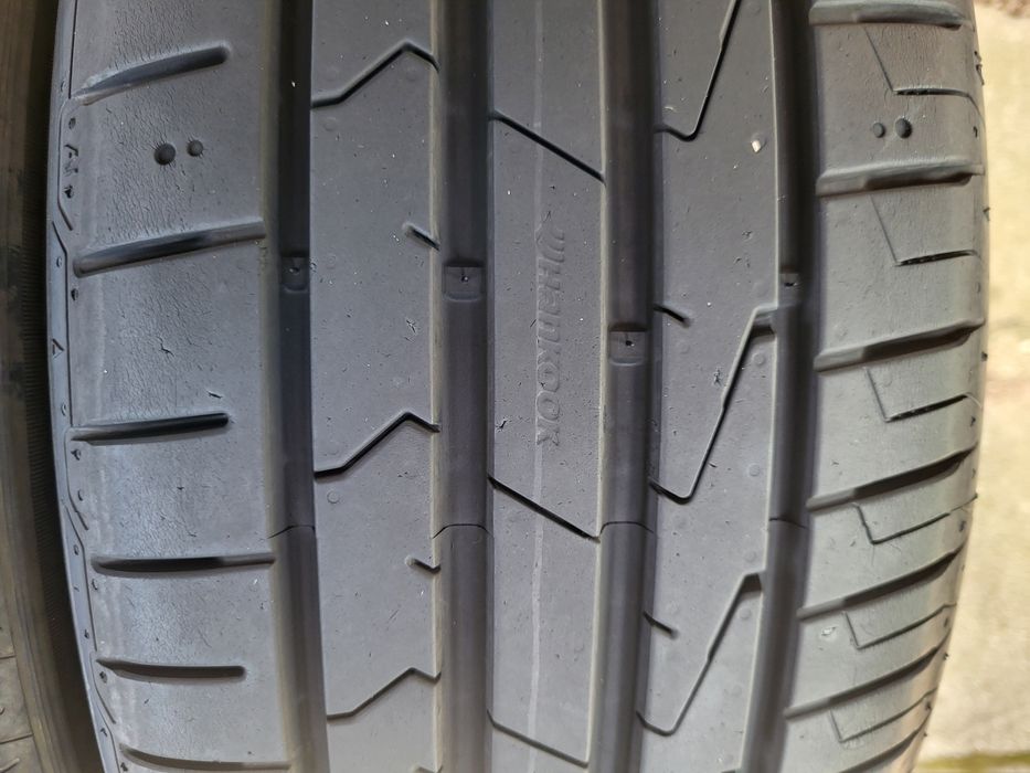 2бр 205/50/17 гумите са неразличими от новите