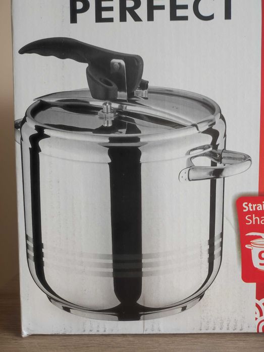 НОВА Тенджера под налягане 9 литра