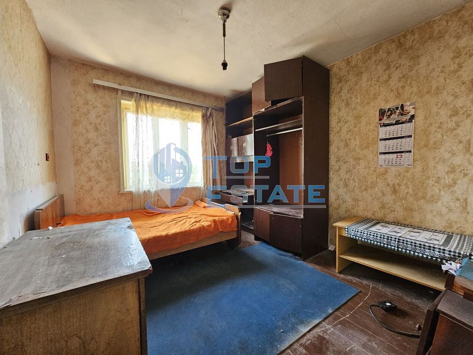 Здрава тухлена къща с три спални в село Копривец, област Русе