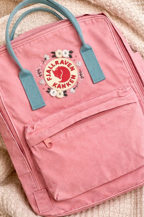 ОРИГИНАЛНА раница Fjallraven Kanken ръчно бродирана