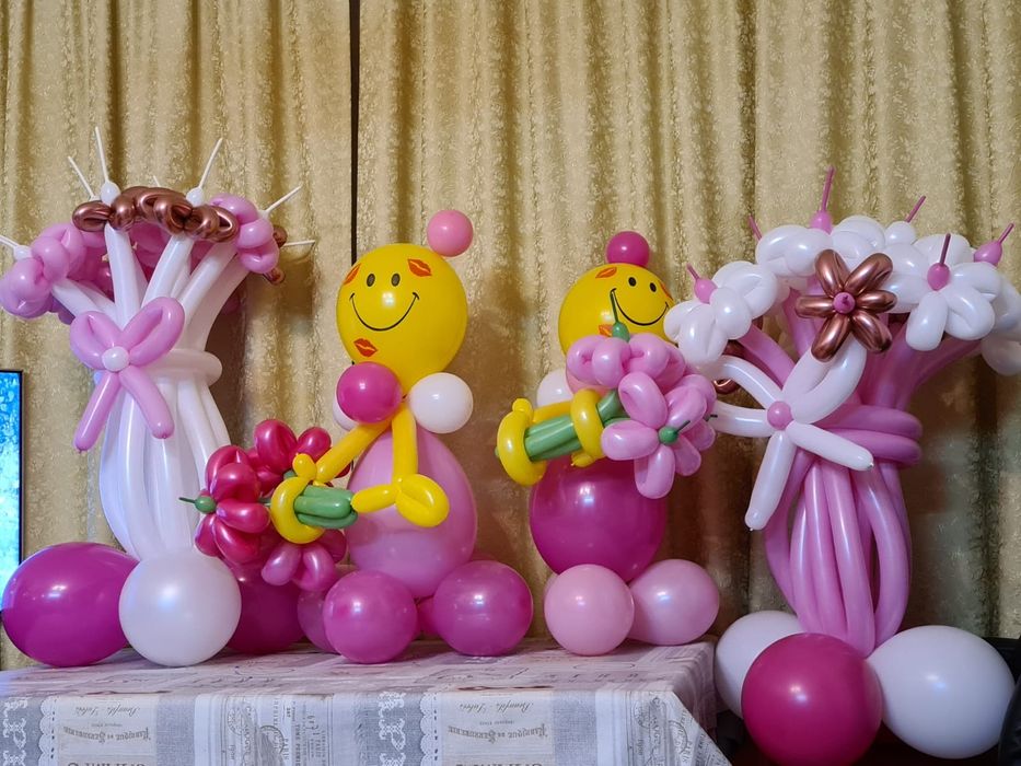 Цветочки, стойки, клоуны