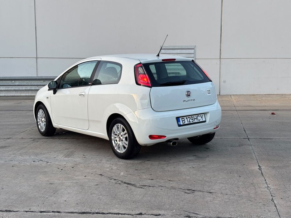 Vand fiat punto .