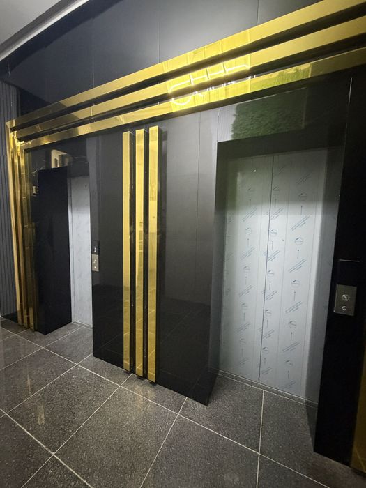 Навои шахар. 7 микрараеон. Домбыта урнига курилган домлан 1 хона сотил