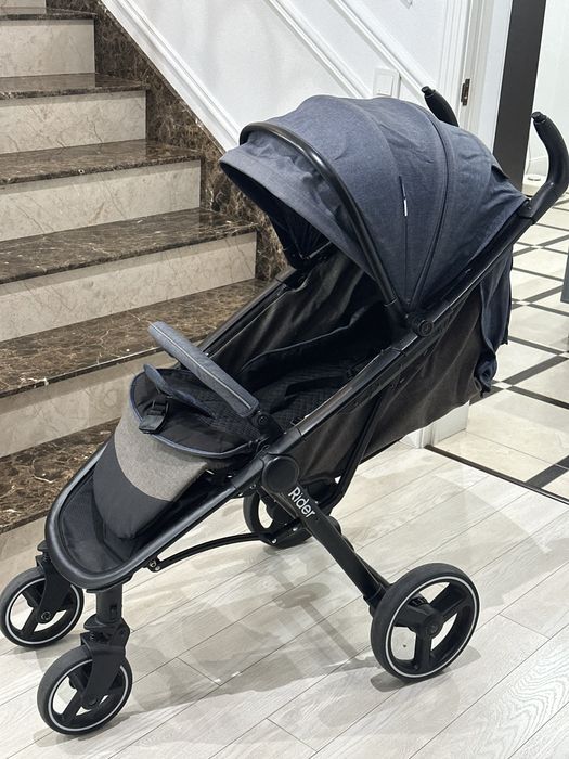 Продается детская коляска б/у