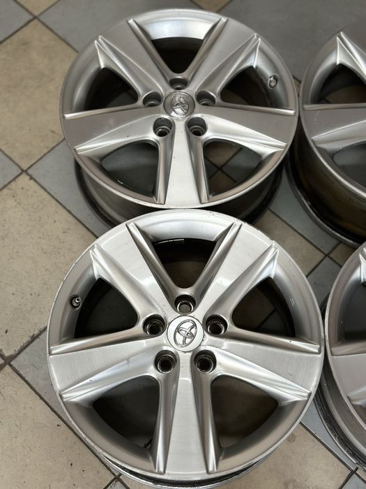 Тойота Камри Альфард  комплект