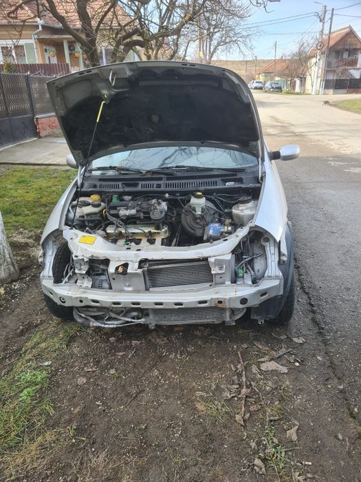 Vând dezmembrez Ford ka  model 2001 1.3 benzina pentru piese