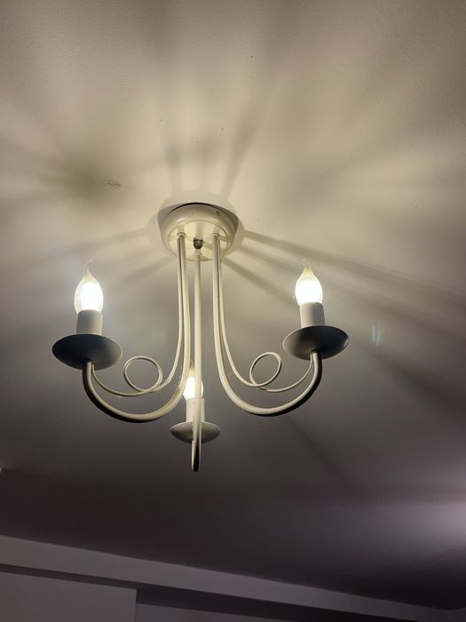 Set doua lustre cu 5 si 3 becuri