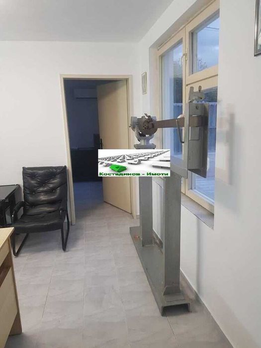 Дава се под наем Склад в с. Бенковски, Област Пловдив - 365 кв.м за 1200 € - Снимка #7