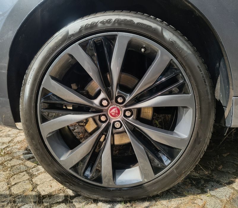 Комплект Джанти с Гуми 22 5x108 Jaguar