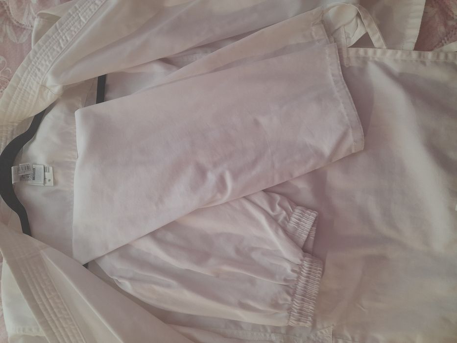Costum și centura  karate  marimea 150