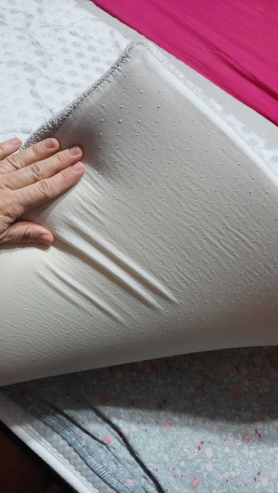 Продават се два топ матрака на Wellpur  модел Т110