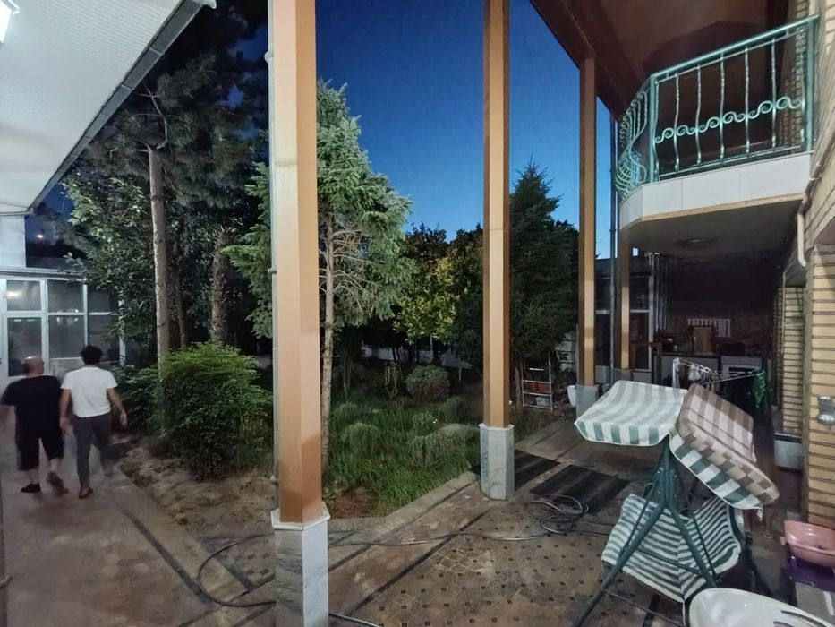 Srochna uy sotiladi Kotta qani
