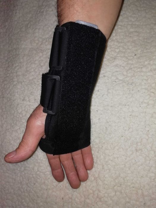 медицинско: шина, стерилизатор, магнитни обици, кутии