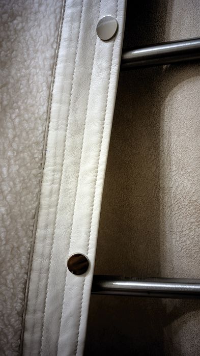 Продаю зимнее белое пальто