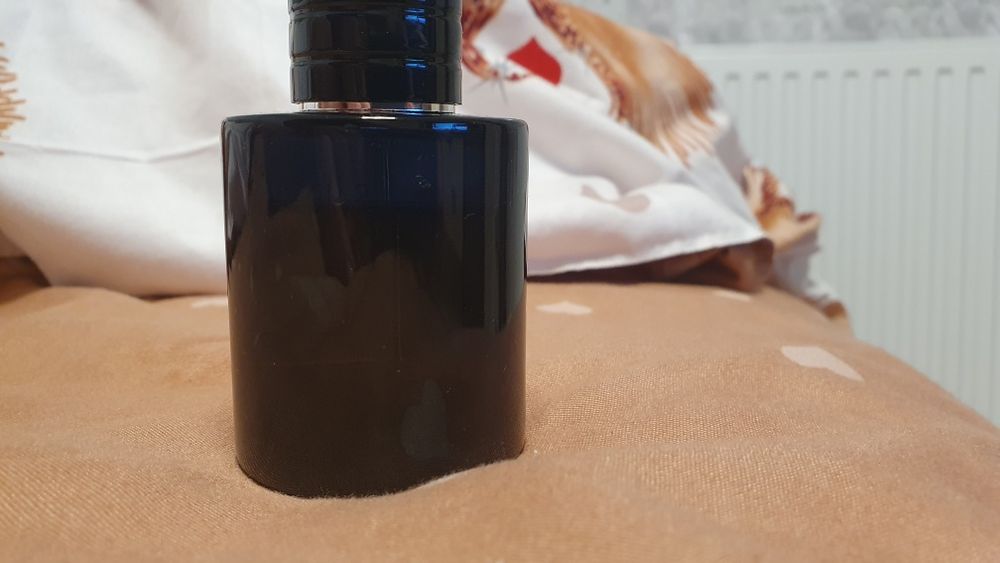 Vând Parfum Christian Dior Sauvage Elixir 60Ml extract de parfum.