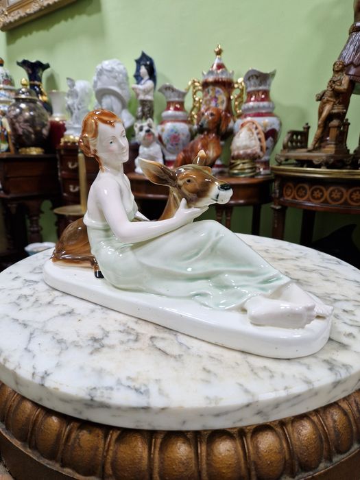 Стара уникална антикварна порцеланова фигура композиция