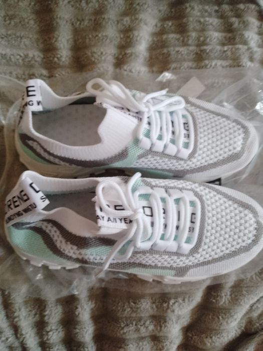 Летние кроссовки 38рр