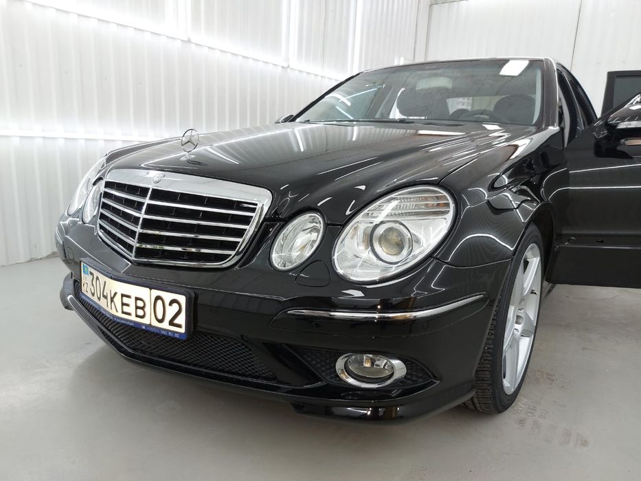 Продам передний бампер на Мерседес Е-211