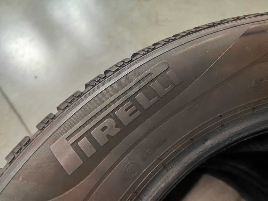 2бр.зимни гуми 235/60/18 Pirelli