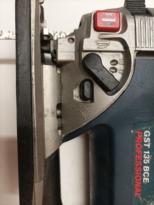 BOSCH GST - 135 BCE прободен трион