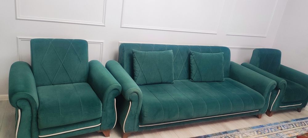Продам диван с креслами