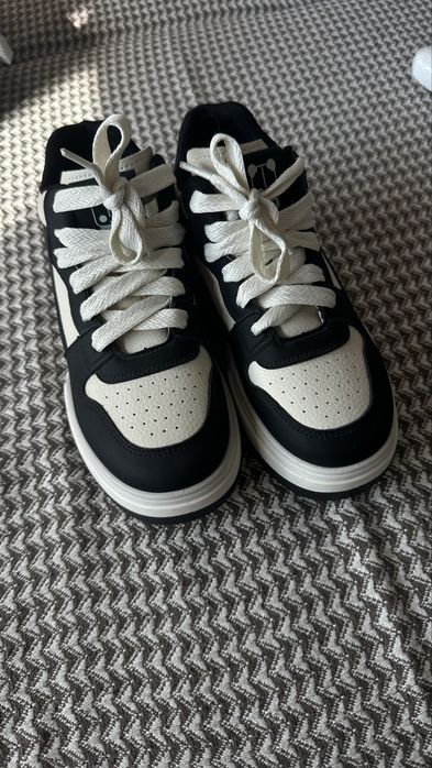 Кроссовки, сникерсы, кеды