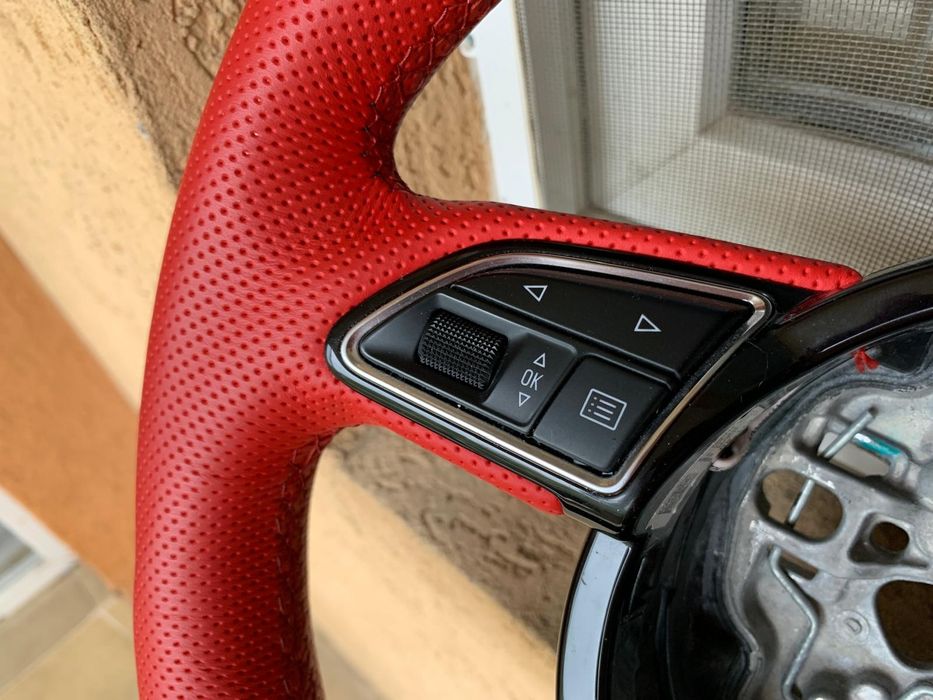 Volan Audi facut pe comanda,S-Line ca Nou,Piele rosie+Alcantara