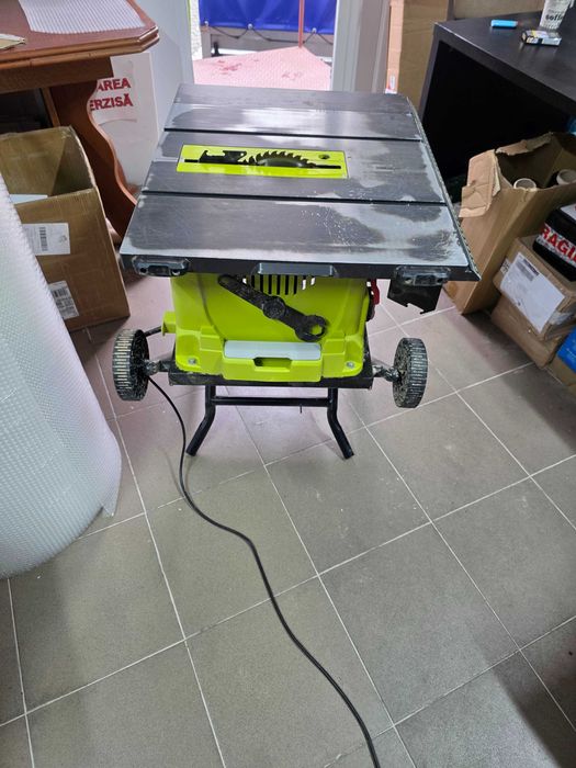 Fierastrau circular de masa Ryobi RTS1800EF-G
