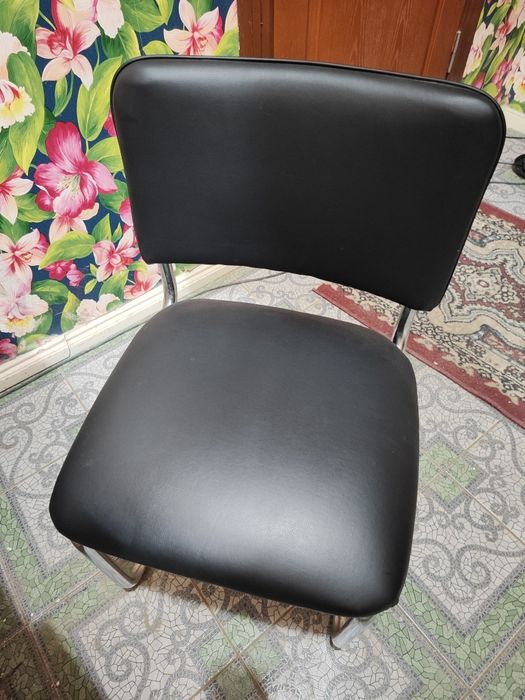 Ofis ushin mebeller satiladi 4 komplekt kelisimli