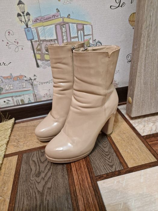 Продам обуви по 2000 тг