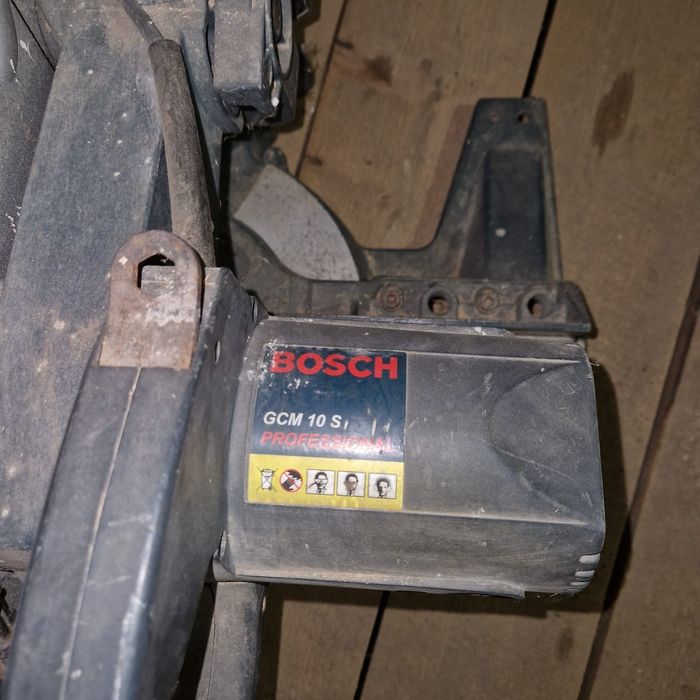 Masina de taiat Bosch GCM 10 S in stare bună de funcționare