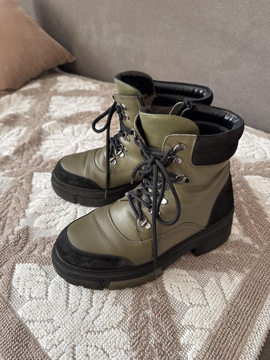 Продам зимние ботиночки