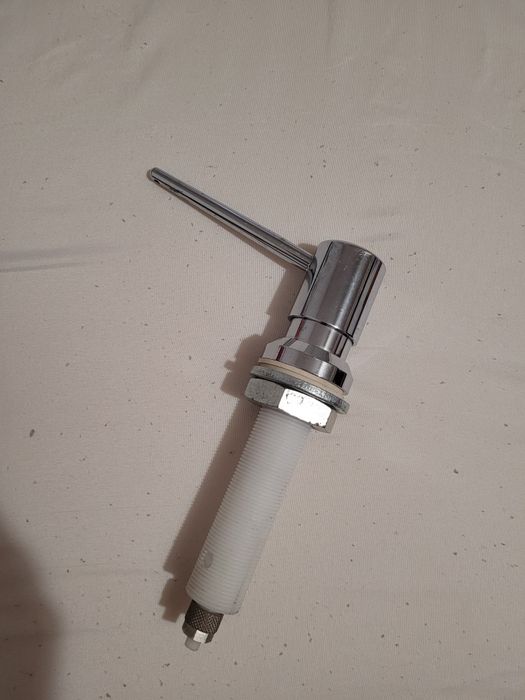 Pompa(dozator) sapun Baterie lavoar Kludi