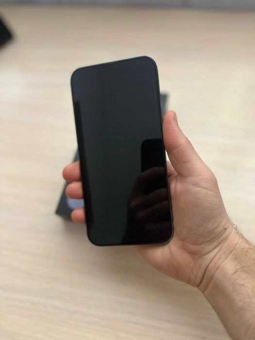 Apple Iphone 13 Pro Max în stare excelentă + încărcător + huse