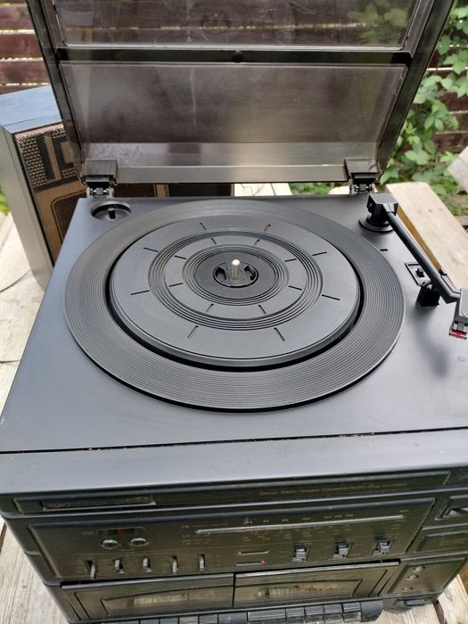 Radio casetofon cu pickup