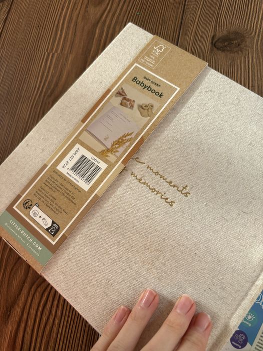Бебешки продукти - албум за спомени, играчки, обувки