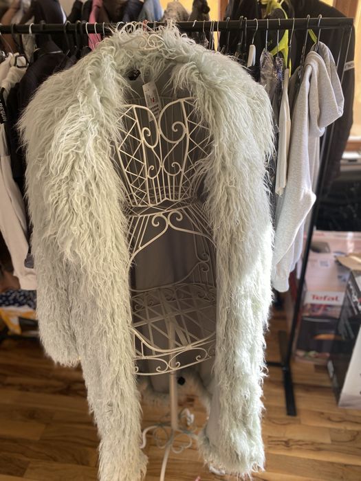 Haină de blană artificială H&M, nouă, mărime M